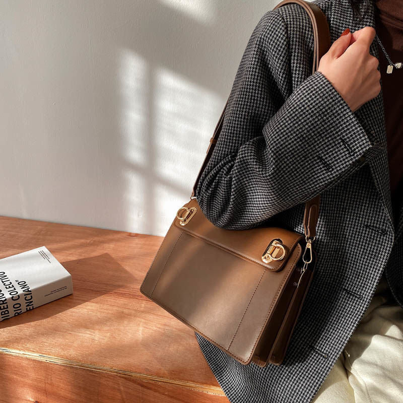 Symmetry Luxe™ Onyx Executive Flap Bag